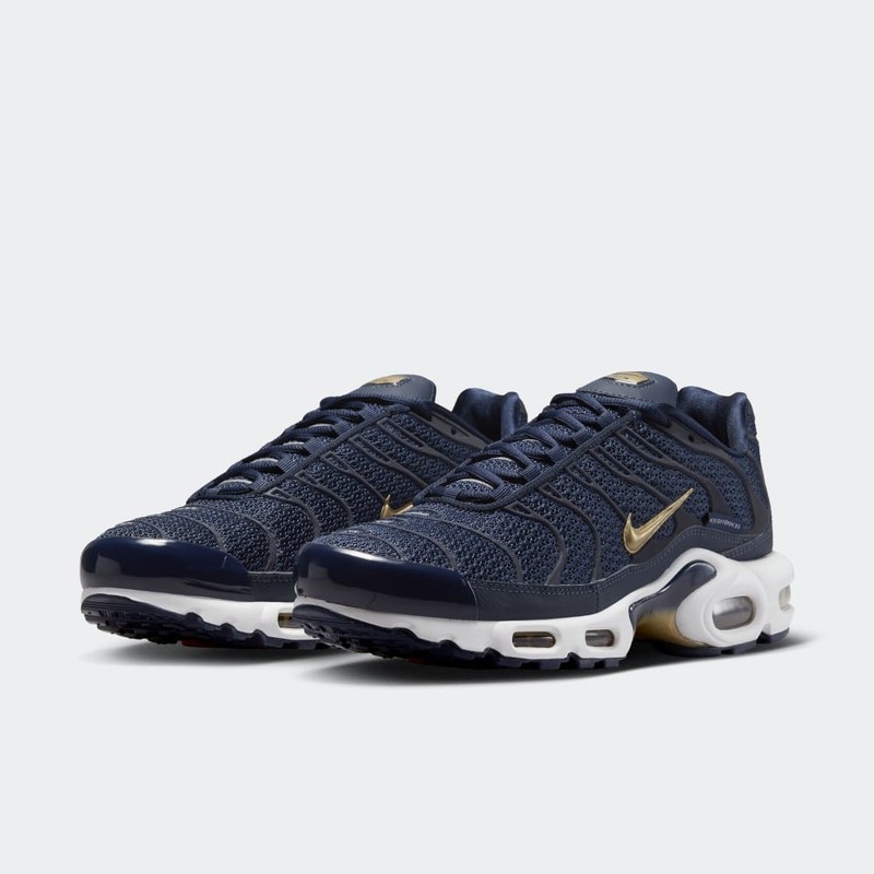 Air max plus navy online